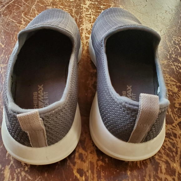 Sketchers GogoMax Wide Fit Men's Sneakers, Size 9 - Picture 3 of 7